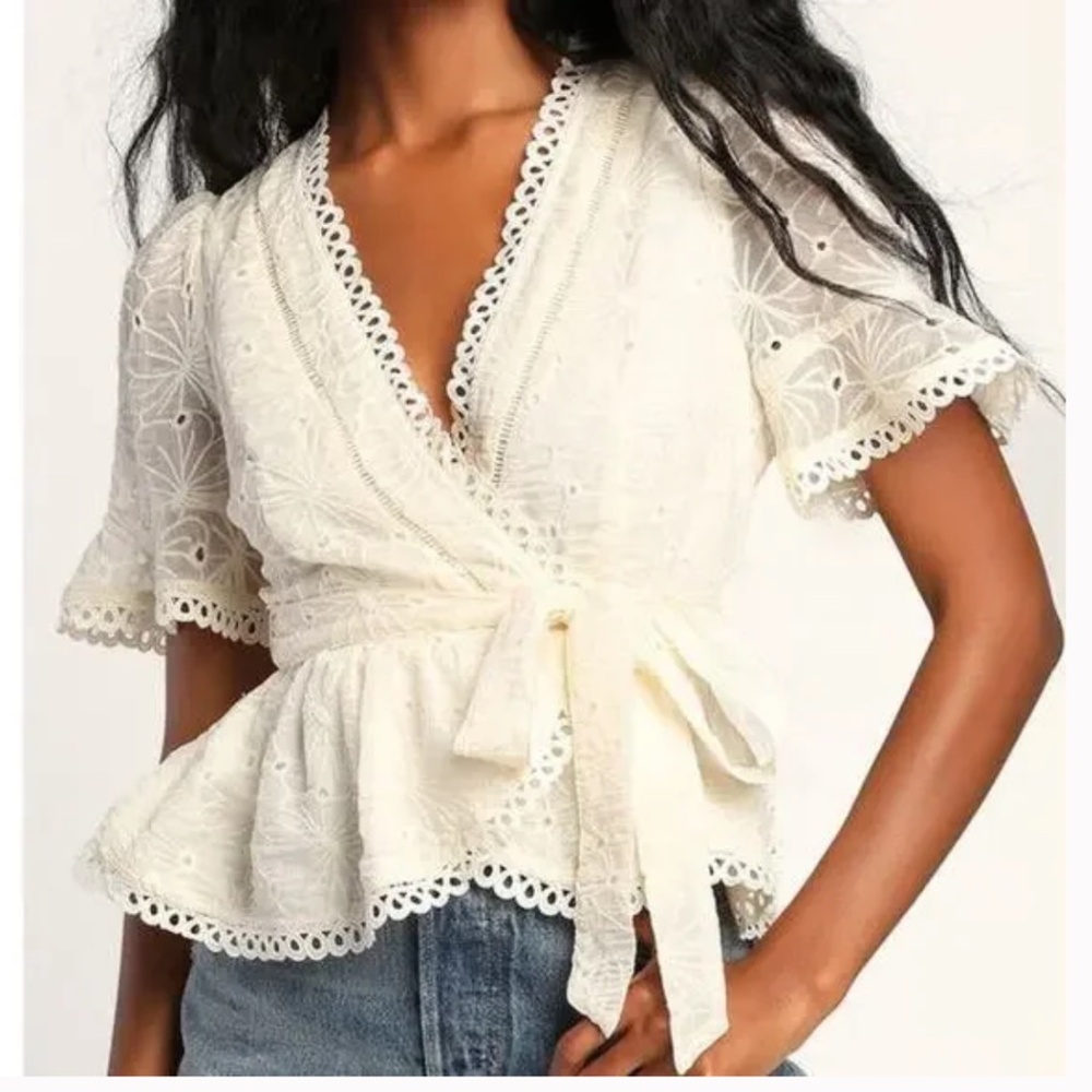 NWT Lulus Cream Hello Lover Floral Lace Embroidered Peplum Top Blouse Small